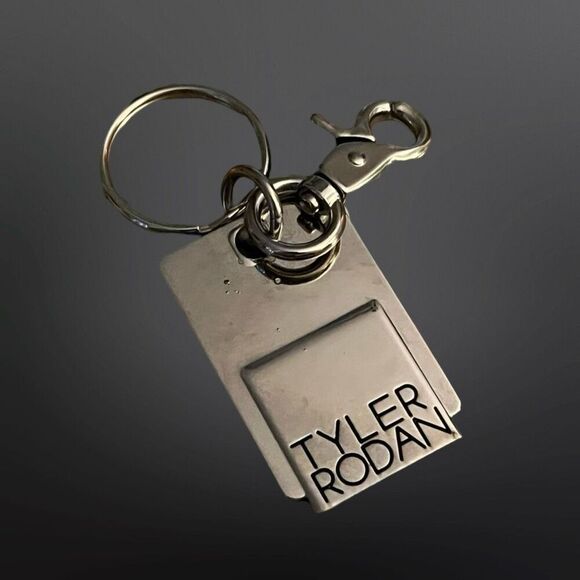 Vintage 1990s Tyler Rodan Silvertone Keychain w/Lobster Clip Backpack Clip B14 - Picture 2 of 4